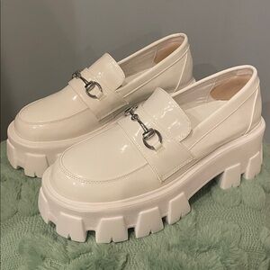 Chunky white Loafers with Silver Buckle princess Polly size 7 never worn